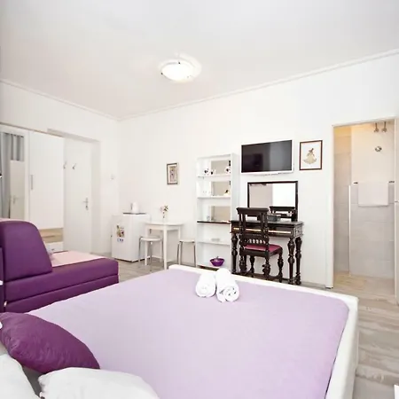 Pensionat Delightful In The Center Of